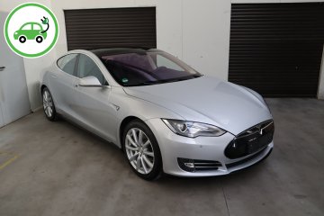 Performance bateria 90kWh, darmowy Supercharger, bezwypadkowy, Europa